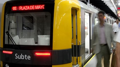 La línea A se ve afectada por el paro del subte