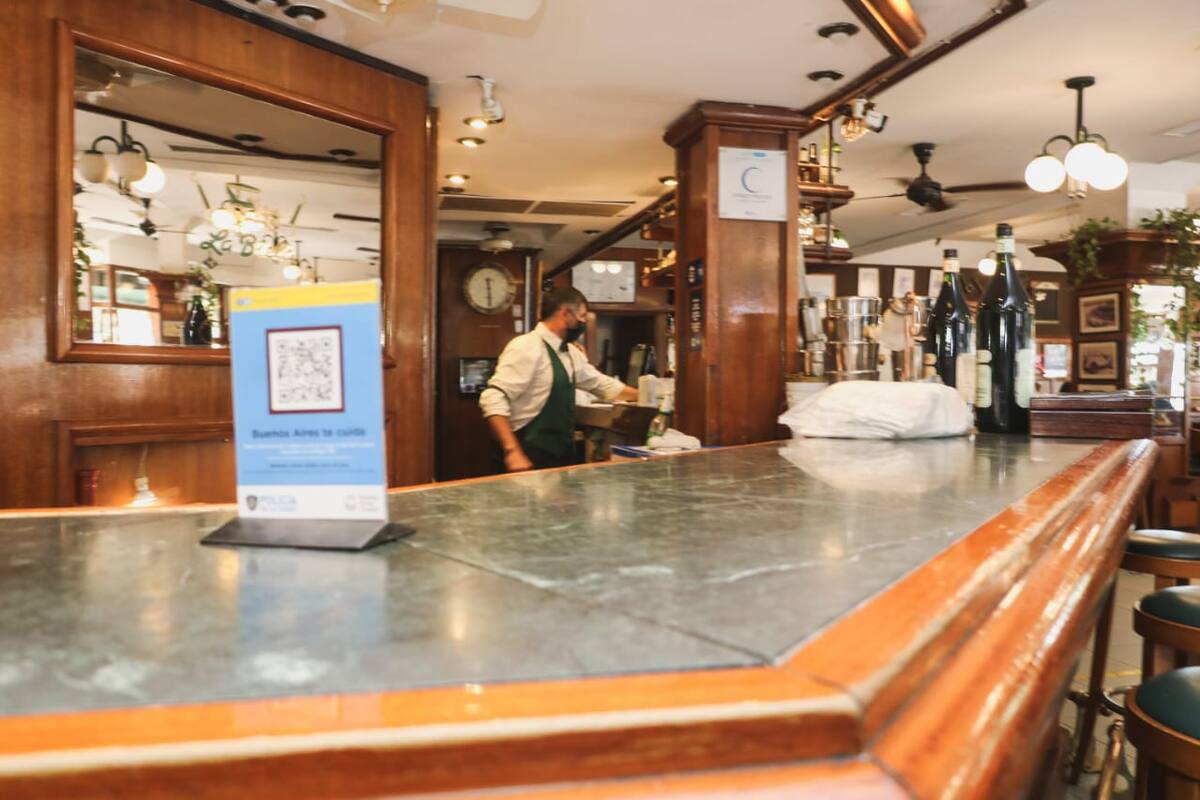 A partir de la implementación de la nueva medida, luego de leer un código QR el usuario podrá elegir si para abonar usará pagos con transferencia (PCT) o tarjeta de crédito