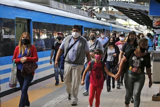 Transporte: Ya piden el DNI y hay preocupación entre los trabajadores informales