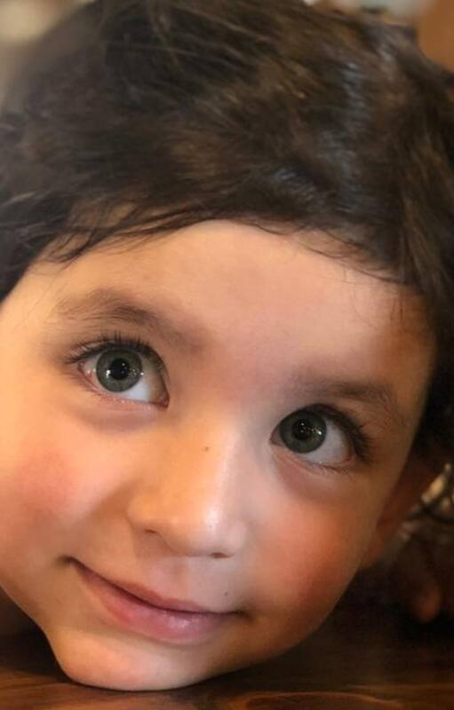 “A partir de los tres meses empezamos a ver que Antonia dejaba la lengua para afuera. Esa fue una cosa que nos llamaba la atención, pero como no era algo que hacía siempre la pediatra no le dio importancia".