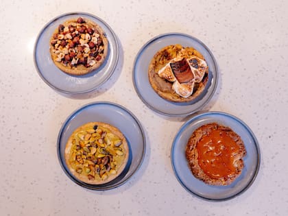 A partir de una masa base rústica y sin amasar, Daniela Tallarico crea cuatro variedades distintas de cookies