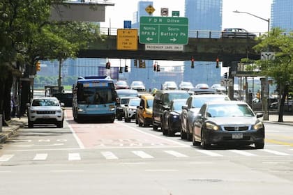 A partir del 9 de enero, la MTA implementará multas automáticas por cámaras en cuatro rutas adicionales de autobús en el Bronx y Brooklyn