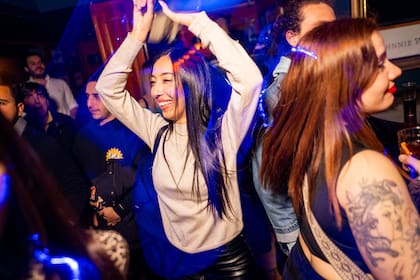 A partir del '93, el sitio original incorporó la música para bailar y se fue volviendo cada vez más descontracturado