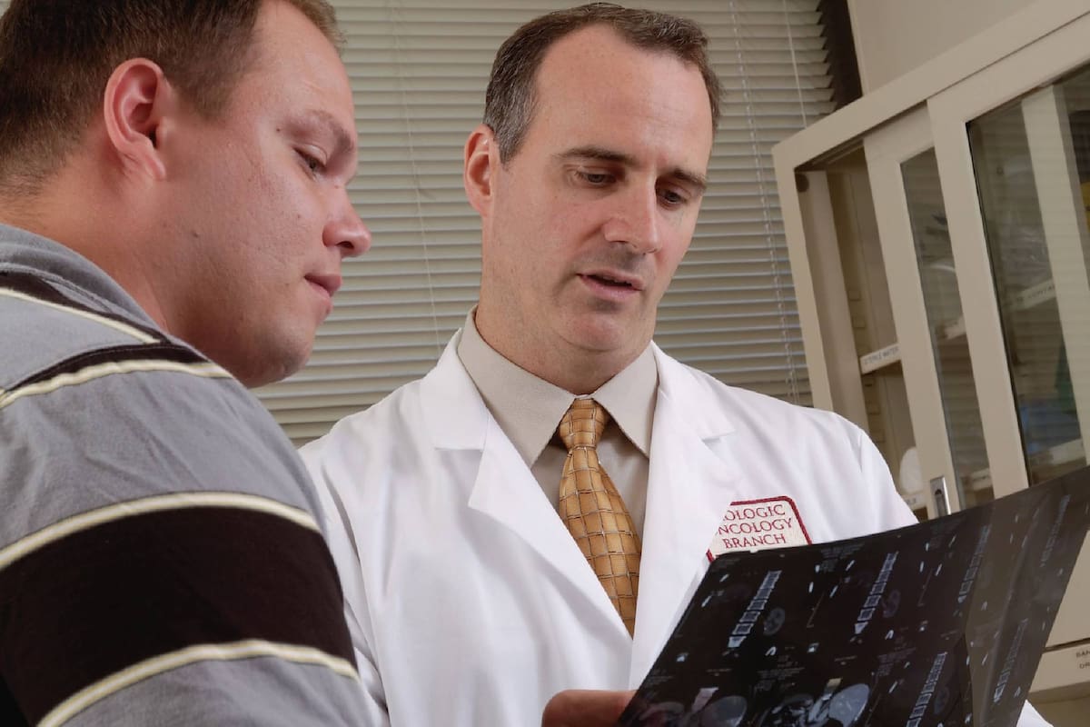 A partir del próximo año, médicos y otros trabajadores del sector salud verán un aumento de sueldo