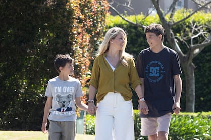 A Paula le costó convertirse en madre y tener que resignar su tiempo e independencia; dice que aprendió a disfrutarlos a medida que pasó el tiempo