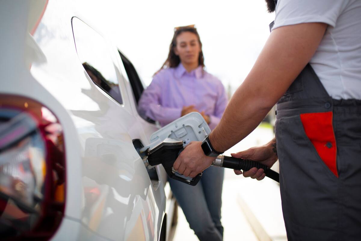 A pesar de algunas variaciones, los precios de los combustibles en Florida siguen a la baja