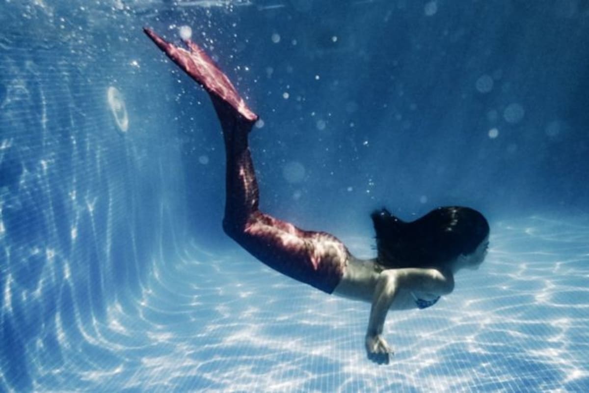 A pesar de esta dulcificación de su imagen, aún queda en nuestro mundo la huella de la visión negativa de las sirenas