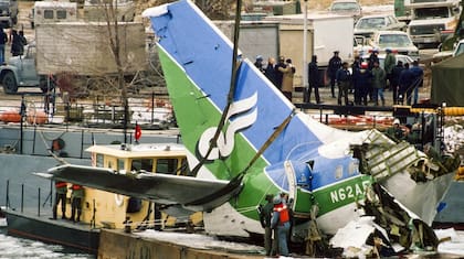 A pesar de estos desafíos, los equipos de rescate lograron recuperar los restos de la aeronave, lo que permitió a los investigadores analizar las causas del accidente.
