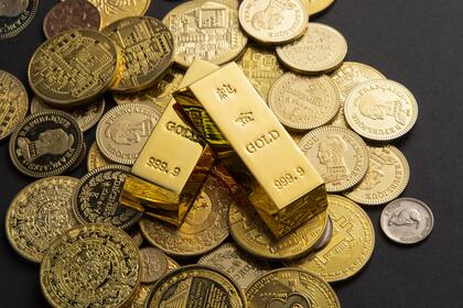 A pesar de haber alcanzado cifras récord este año, el precio del oro recientemente tuvo una ligera caída