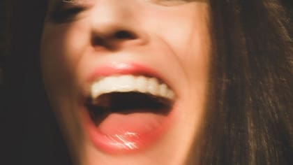 A pesar de la prevalencia de la enfermedad de las encías, muchas personas la ignoran y la ven como algo "normal"