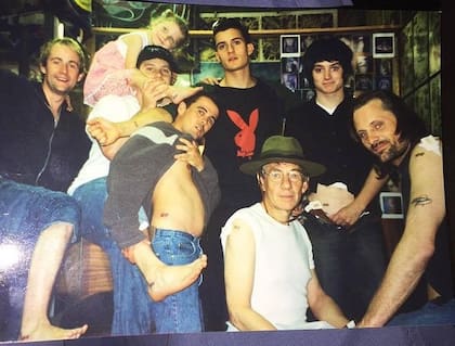A pesar de los bajos salarios, todos los actores se hicieron muy amigos, al punto de que todos llevan un tatuaje en alusión a la película que los unió