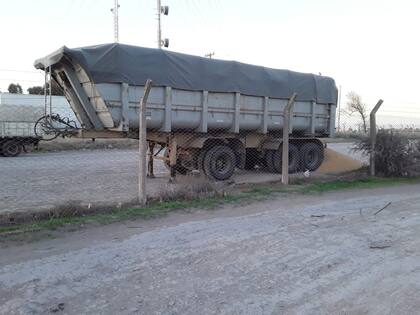 A pesar de que en las terminales se están dando cupos para exportar, por temor a represalia los camioneros no ingresan a hacer las descargas.