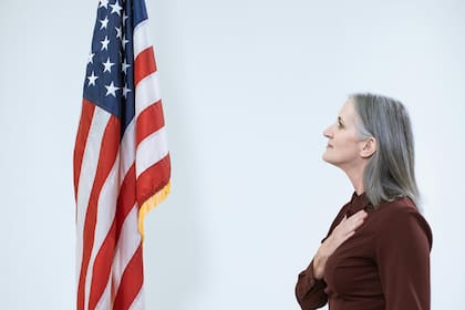 A pesar de que la obtención de la ciudadanía por naturalización está regida por leyes federales, algunos estados poseen sus propios programas al respecto