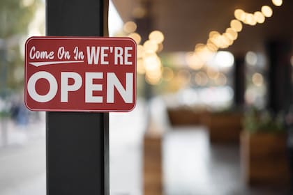 A pesar de que muchas oficinas gubernamentales y servicios estarán cerrados, algunos otros, como los supermercados, estarán abiertos durante Nochebuena