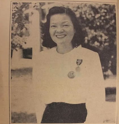 A pesar de recibir la Medalla de la Libertad (que lleva en esta foto), presentada por EE.UU. como la condecoración más alta para un civil, Guerrero pasó 13 años luchando para que le permitieran quedarse en ese país recibiendo tratamiento, hasta que por fin logró convertirse en ciudadana