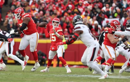 A pesar de ser los campeones en los dos últimos años, los Chiefs se mantienen como fuertes contendientes, aunque ahora como el segundo favorito