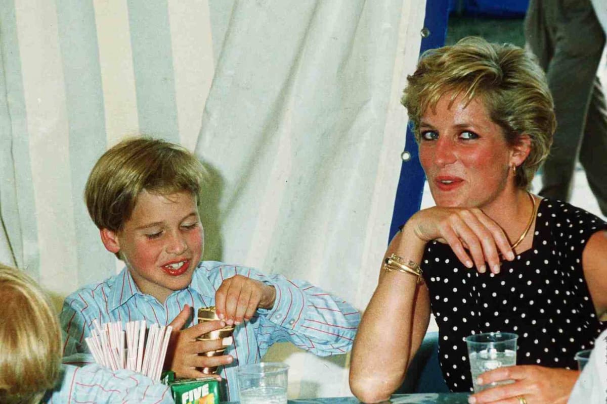 A pesar de ser un adolescente, el príncipe William acompañó a su madre durante una dura etapa de su vida