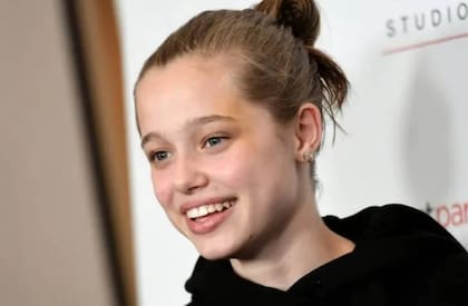 A pesar de su bajo perfil, Shiloh debutó en el cine a los dos años, en la película protagonizada por su padre, El curioso caso de Benjamin Button, y a los 10 le prestó su voz al personaje de Shuai Shuai en la tercera entrega de Kung Fu Panda, de la que su madre también participó