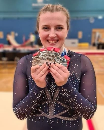 A pesar de su condición, la joven logró hacer un importante camino en la gimnasia artística
