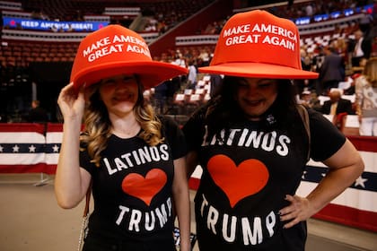 A pesar de su postura, Trump y sus aliados republicanos invirtieron millones para captar votantes hispanohablantes en las elecciones de 2024