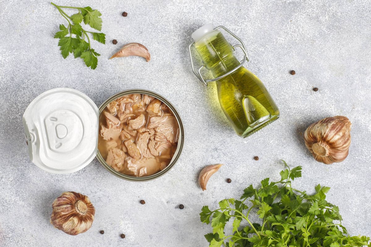 A pesar de sus beneficios para la salud, el consumo excesivo de atún puede ser perjudicial debido a la presencia de un metal pesado