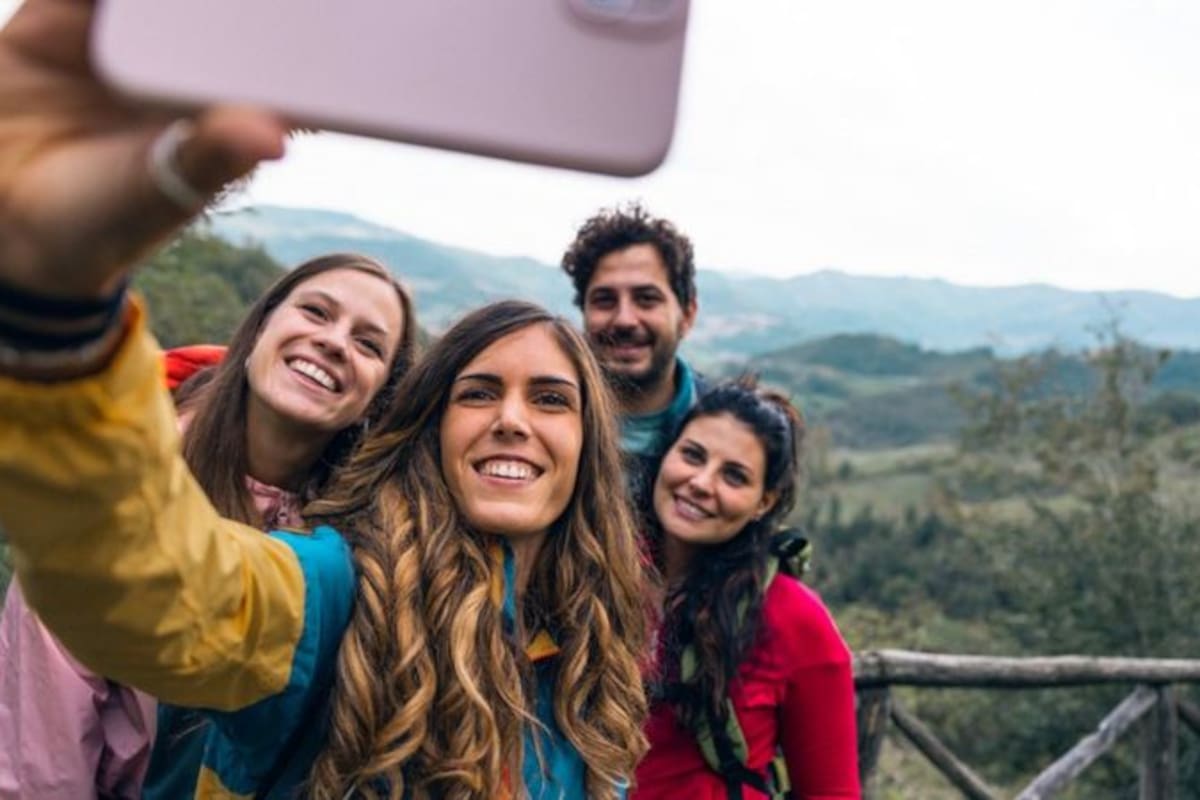 A pesar del paso del tiempo, las ideas de Aristóteles sobre la amistad siguen vigentes