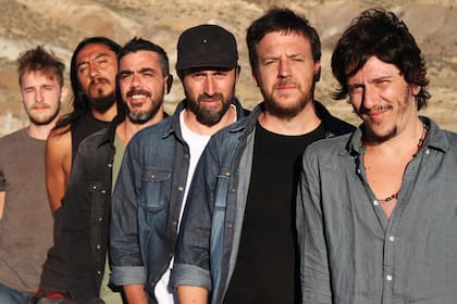 A poco de cumplir 25 años de carrera, la banda de Mataderos llega al teatro de la calle Corrientes para presentar su último disco, Media vida