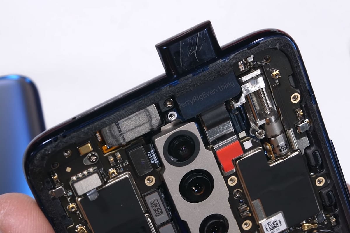 A pocos días de su lanzamiento, el smartphone fue desarmado para revelar el funcionamiento de su cámara frontal retráctil