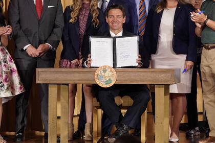A principios de mayo, el gobernador de Florida, Ron DeSantis, firmó la ley de inmigración que entrará en vigencia a partir del 1° de julio