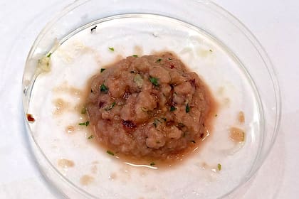 A principios de mes, la startup B.I.F.E realizó la primera degustación de su carne cultivada en un laboratorio