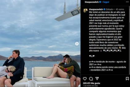 A principios del 2022, Frances Bean blanqueó su romance en redes sociales (Foto Instagram @thespacewitch)