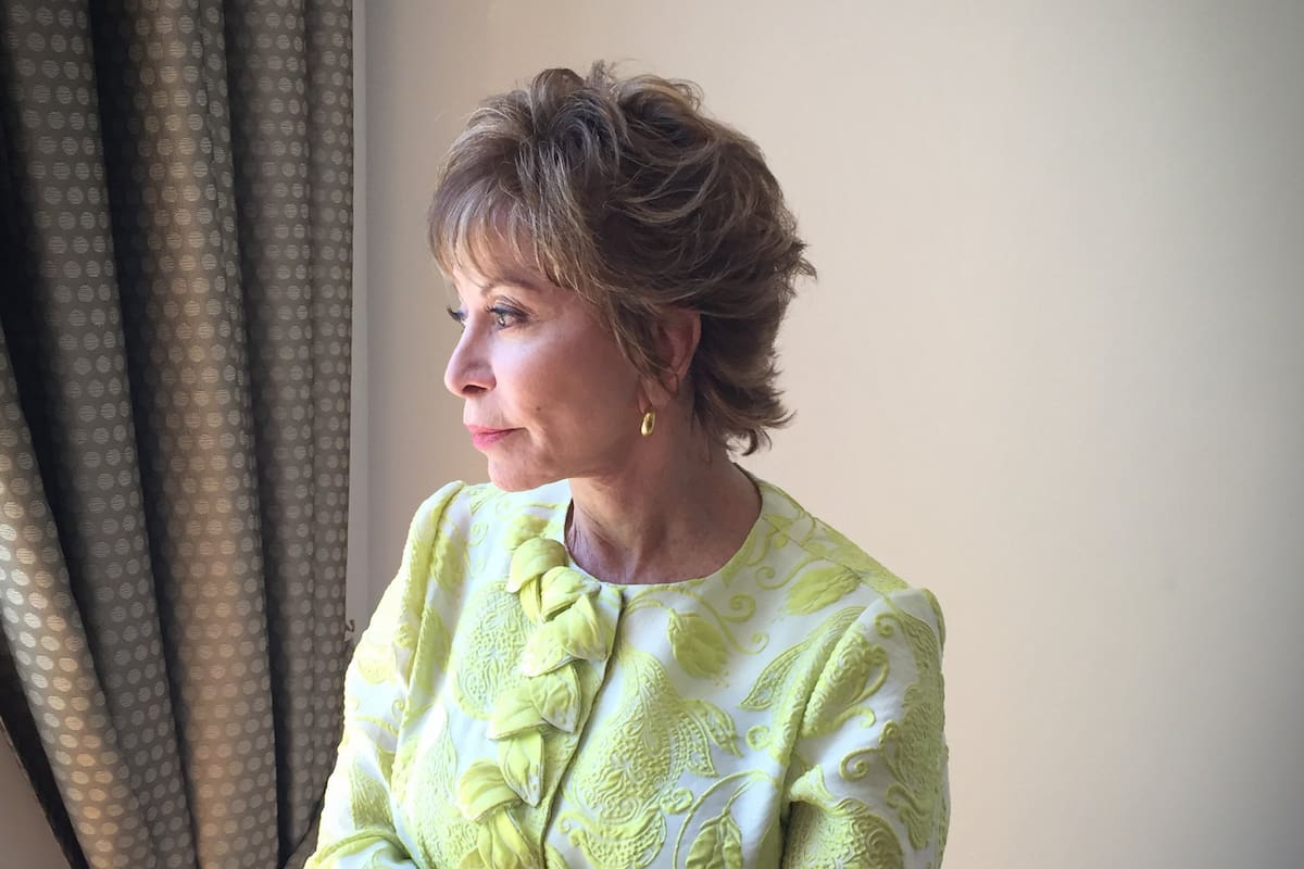 A propósito de la biblioteca de 20 títulos que lanzará LA NACION, la autora chilena cuenta la historia detrás de los títulos que la convirtieron en best seller permanente