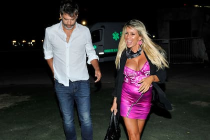 A pura risa, Florencia Peña y su marido Ramiro Ponce de León, disfrutaron de una noche de música electrónica