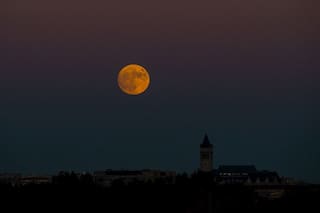 Superluna de este 6 de octubre: cómo verla desde EE.UU. y a qué hora alcanzará su punto de máximo esplendor