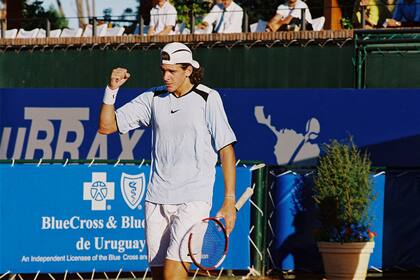 El puño crispado, el espíritu ganador: Del Potro, en 2005, en el Carrasco LTC de Montevideo, durante su primer título Challenger.