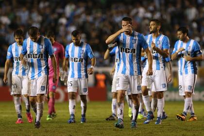 A Racing le sirve hasta perder por un gol