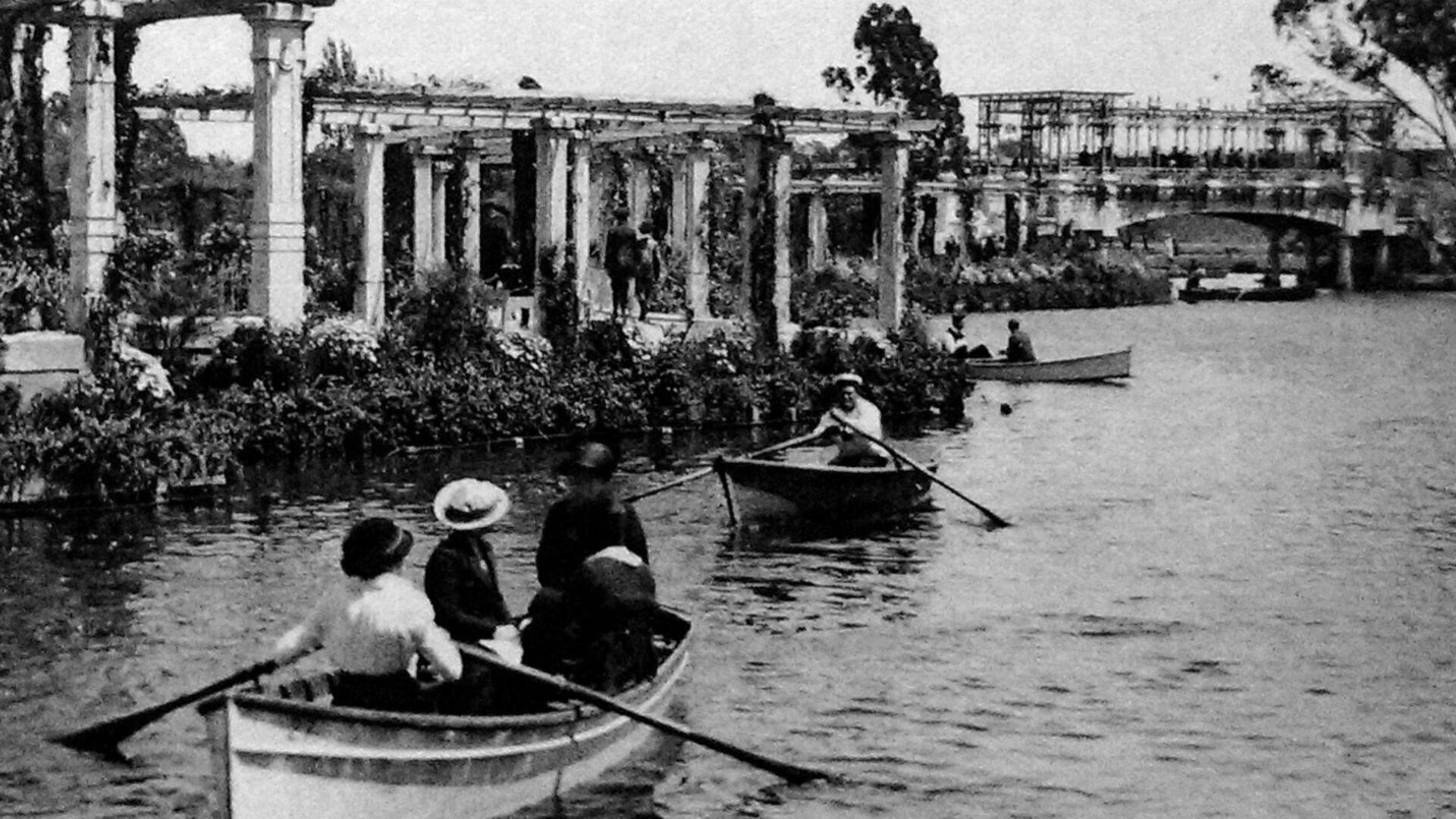 A remo por los lagos de Palermo.