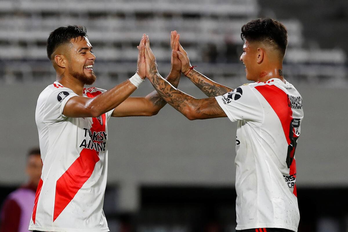 A River le costó al principio con dos penales errados, pero luego arrolló