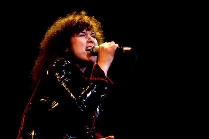 A sus 74 años, Ann Wilson fue operada y será sometida a tratamiento de quimioterapia