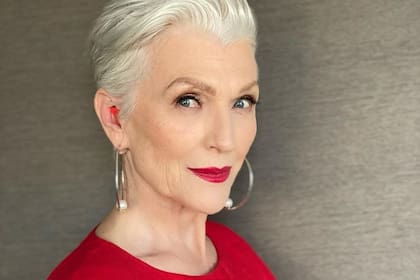 A sus 74 años, Maye Musk es muy activa en redes sociales y comparte fotos con una impecable apariencia