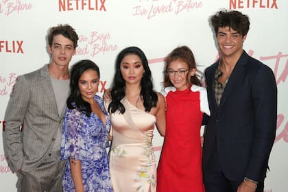 El elenco de A todos los chicos de los que me enamoré, en la rueda de prensa de la comedia romántica de Netflix