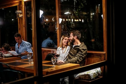 A través de cocinas de autor y nuevas propuestas que buscan poner en valor el producto local, la costa atlántica ofrece una variedad cada vez mayor de opciones de alto nivel, que atraen a un turista que busca veranear sin resignar placeres gourmet