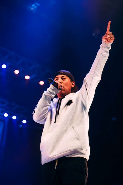 "A través de este concurso y del rap, pueden ser escuchados", les dice Dozer a los chicos