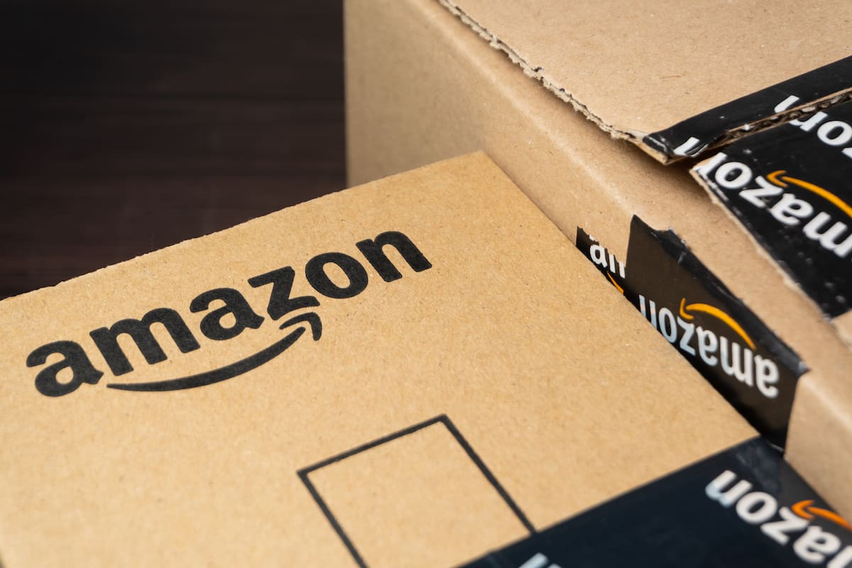 A través de la resolución 5608/2024 y del decreto 1065/2024, se subió el monto para las compras del exterior por medio de Prestadores de Servicios Postales (PSP) y Courier de US$1000 a US$3000 y se exceptuó de pagar aranceles por los primeros US$400 por envío (se permiten cinco envíos al año)
