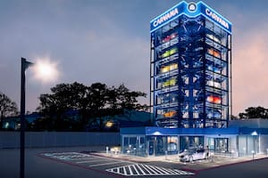 A través de un moderno edificio con sistema de ascensores, se innova en el proceso de entrega de los autos comprados