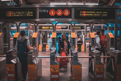 A través de un moderno sistema de monitoreo, logran obtener datos del impacto económico y las modalidades de evasión de tarifas en el metro