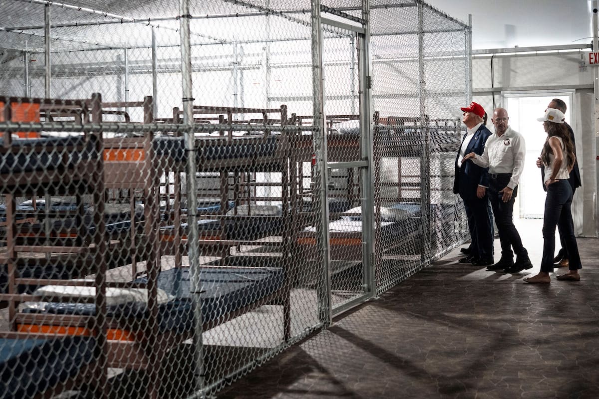 A través de una llamada telefónica desde el centro de detención migratoria de Alligator Alcatraz, el Chulo rechazó tener relación alguna con la banda criminal Latin Kings