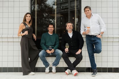 A través de una membresía mensual -Vinitus da acceso a una copa diaria de vino en diferentes locales