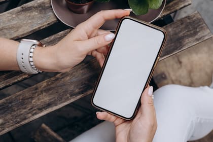 A través del Banco Ciudad: se subastan más de 100 celulares secuestrados en operativos de Aduana