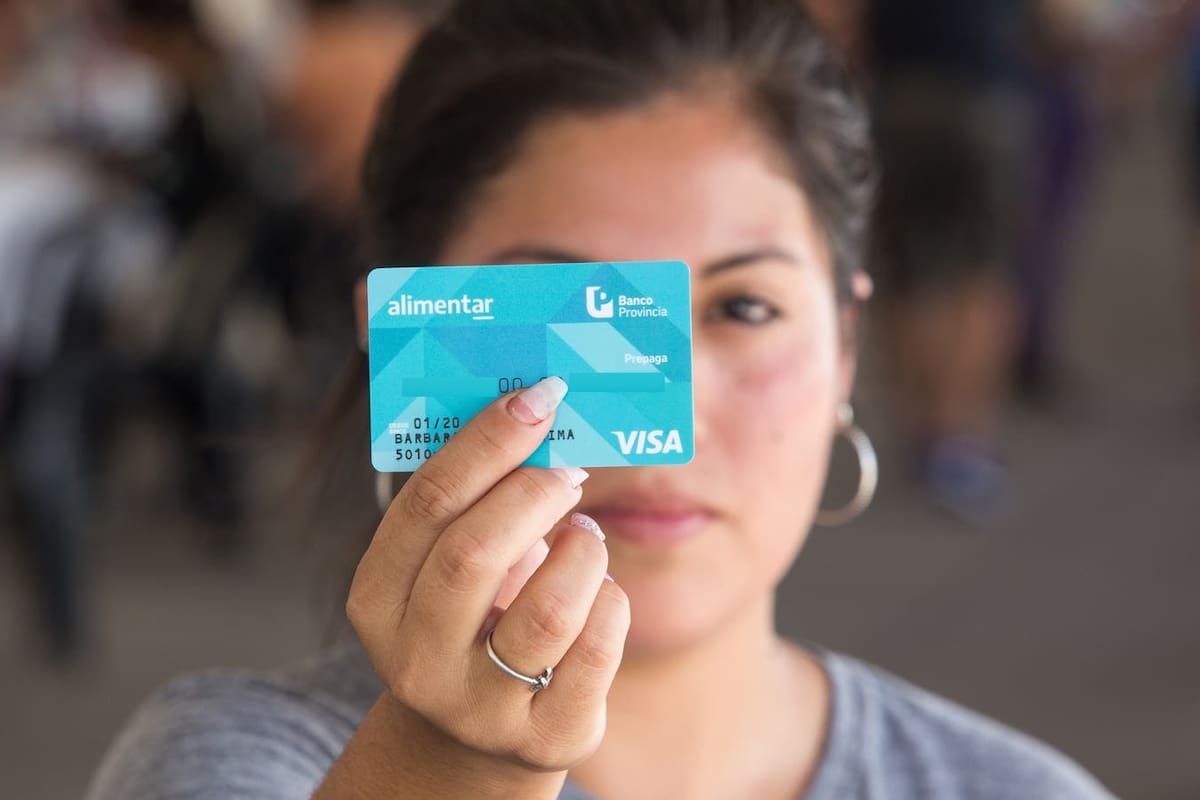 A través del correo, se busca evitar los riesgos de contagio del coronavirus en la entrega de las tarjetas alimentarias